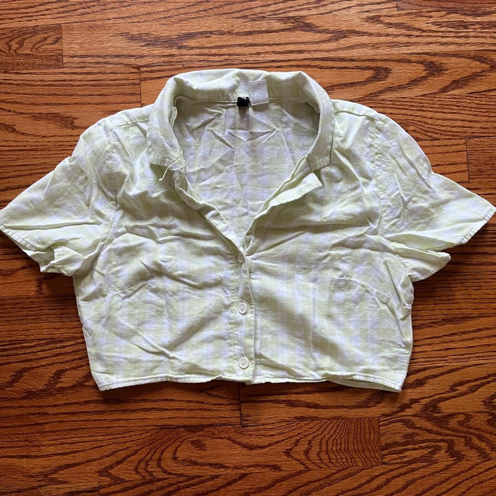 H&M Pale Green Cropped Button-Down Shirt